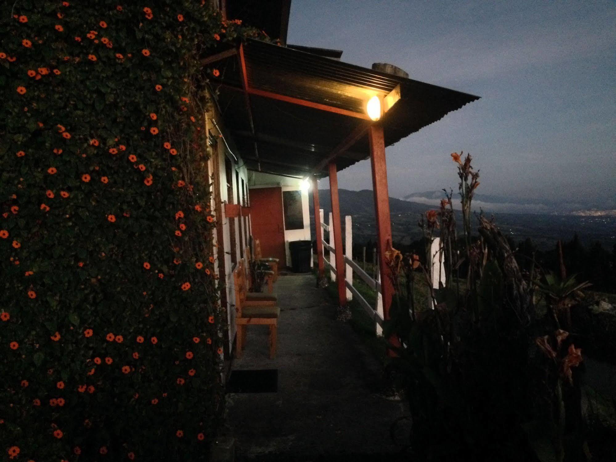 Poas Lodge Poasito Экстерьер фото